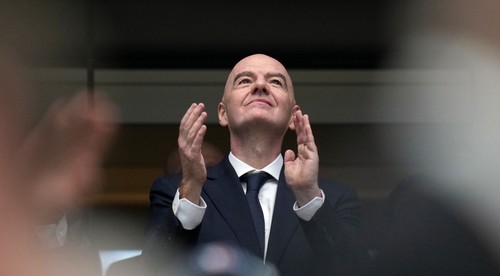 Viac vo vzduchu ako na zemi. Infantino počas turnaja preletel Zem dvaapolkrát