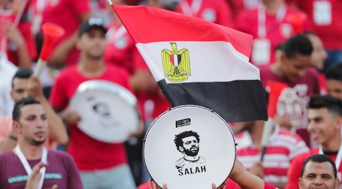 Vzorovému správaniu egyptských fanúšikov tlieska celý svet
