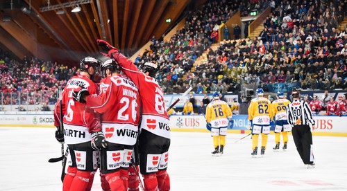 Spenglerov pohár: Kanada s Versteegom priamo do semifinále. Třinec vyzve ruskú Ufu