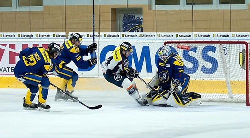 ŠHK 37 Piešťany - HC Košice