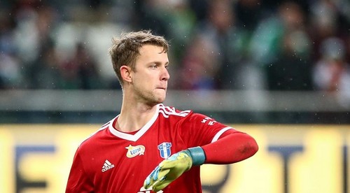 Kuriózna žltá karta z Poľska. Brankár potrestaný za zvedavosť