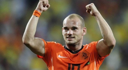 Wesley Sneijder novým spoluhráčom Vladimíra Weissa v Katare