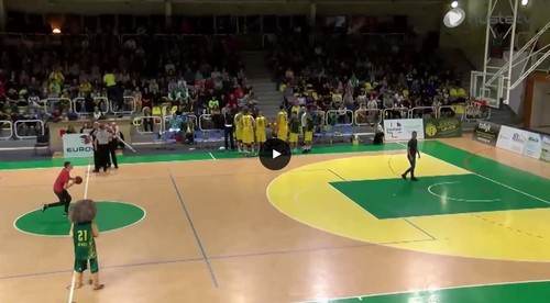 Basketbalová paráda! TOTO dokázal len 13-ročný chlapec