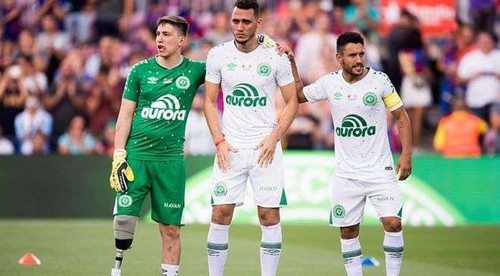 Chapecoense predĺžilo zmluvu s hráčom, ktorý prežil letecké nešťastie