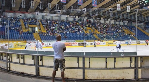 Dnes proti Mikulášu