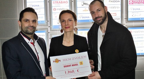 Prostriedky z dražby dresov odovzdané nadácii Dobrý anjel