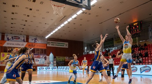 Prievidza cez Inter do finále s Lučencom,  ženské finále medzi Ružomberkom a Piešťanmi