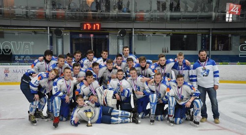 Titul obhájila Dukla, Poprad bronzový