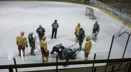 Play-off juniorov: V dueli bohatom na pästné výmeny vyprášila Dukla Skalicu 8:2