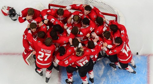 Kanada deklasovala USA vo finále vysoko 8:1