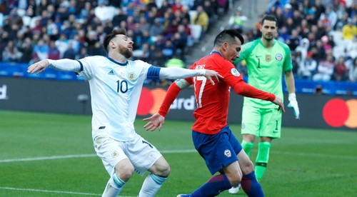 Messi dostal červenú kartu! Druhýkrát v živote. Kto získal bronz?