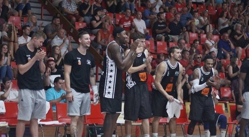 Domáci výbuch Žilinčanov. Prievidza ich sfúkla o 61 bodov!