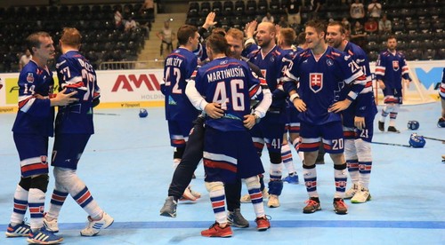 Sme vo finále majstrovstiev sveta v hokejbale!