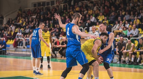 Najlepší výkon v sérii s Karlovkou posunul Patriotov z Levíc do semifinále