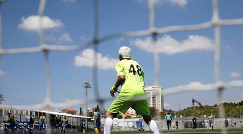 Červená karta a tri chytené penalty v rade. To je turecký futbal