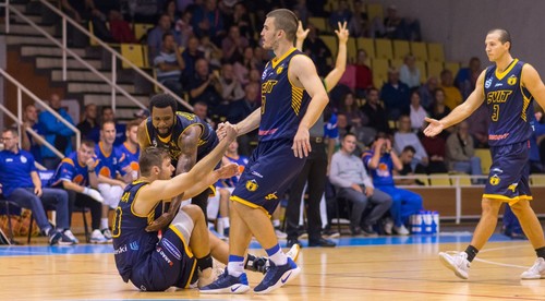 Svit si zobral oba body z palubovky Prievidze