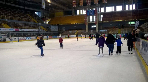V nedeľu od 17:30 verejné korčuľovanie spolu s hráčmi Dukly