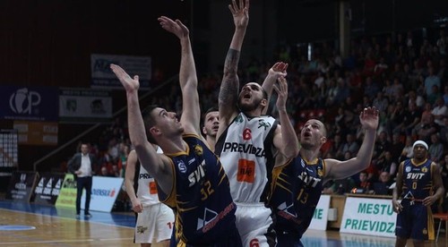 Prievidžania nastrieľali Svitu stovku