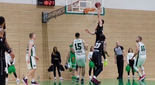 Vyrovnané hornonitrianske derby prinieslo triumf Prievidze o dva body