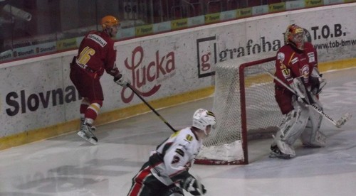 Play-off juniorov: Dukla v semifinále, hetrikom sa v Skalici blysol Hudec + report