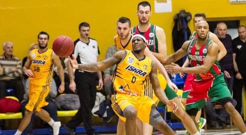 Svit si brúsi zuby na úradujúceho majstra z Prievidze