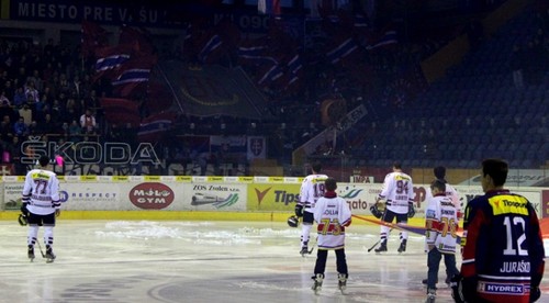 VEĽKÉ GESTO K SLUŠNOSTI A VZÁJOMNEJ ÚCTE PRED POHRONSKÝM DERBY ZVOLEN – BANSKÁ BYSTRICA