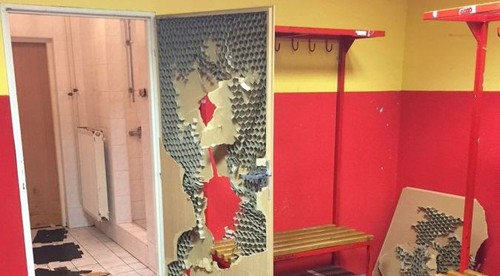 Dorastenci Slovana po prehre vo finále zničili kabínu v Trenčíne