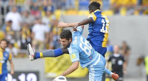 Slovan Bratislava dobyl Dunajskú Stredu. V tabuľke je pred ňou