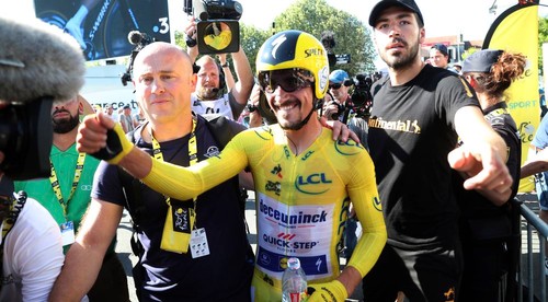 Líder Alaphilippe víťazom individuálnej časovky. Zvýšil náskok pred Thomasom