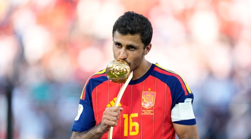 Rodri so záujmami od Barcelony aj Realu Madrid