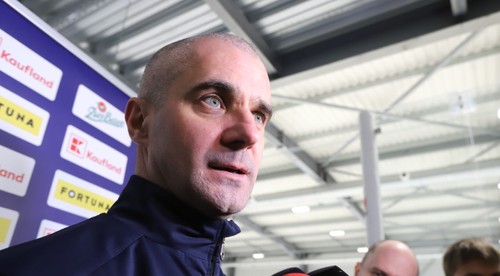 SR 20 už trénuje vo Zvolene, Feneš nevzdáva boj o Nemca i Slafkovského