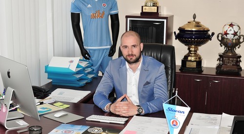 Na Slovan sa to valí! Prečo skončil Kmotrík ml. na polícii?