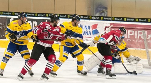 ŠHK 37 Piešťany - HC Banská Bystrica