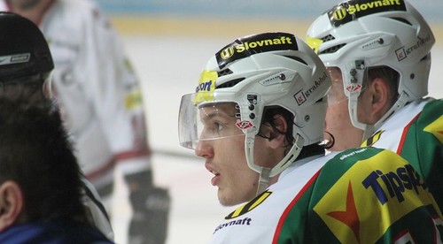 „Je mi cťou hrať v skalickom áčku“ – skalickým benjamínkom je zeleno – biela desiatka
