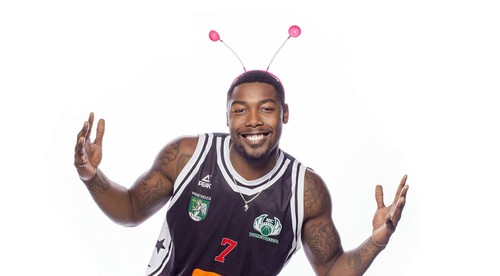 Najhoršie sa potvrdilo. Američan Perry zneužil mladistvé dievča