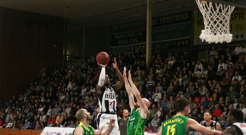 Prievidza zvládla dramatickú koncovku a nad Levicami vedie 2:0