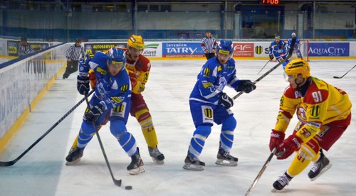 Víťazná rozlúčka so starým rokom. Poprad porazil Duklu hladko 4:0