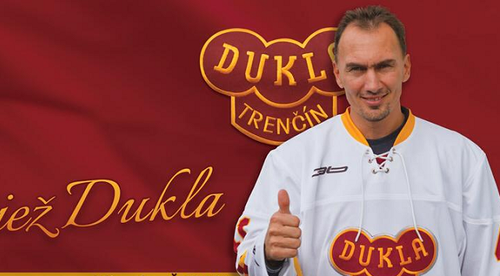 Miroslav Šatan po rokoch obliekol dres Dukly