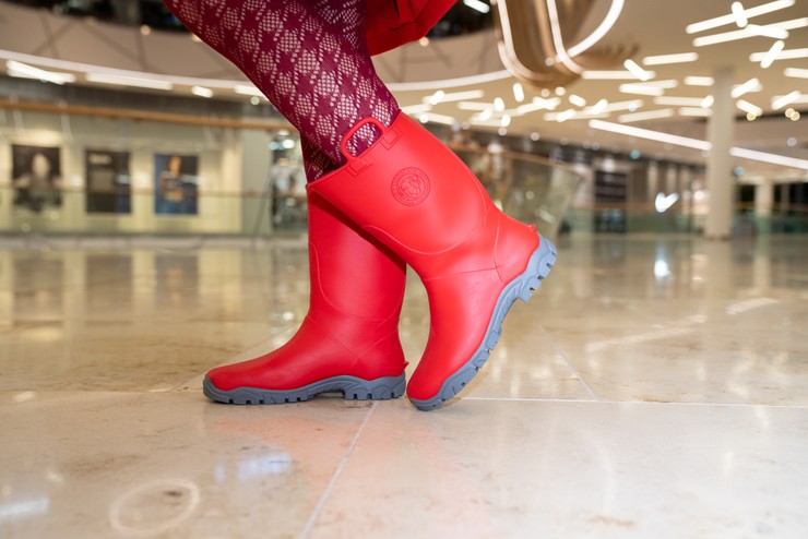 Nákupné maniačky téma 50 odtieňov červenej - Kristína