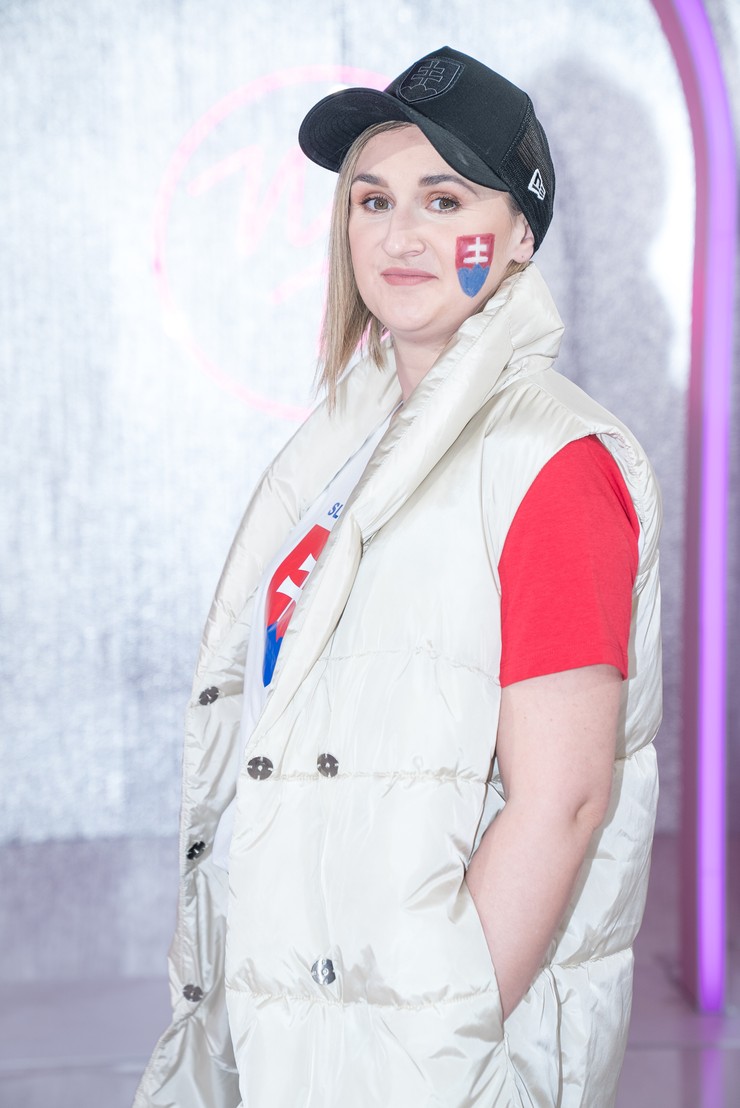 Nákupné maniačky: téma Hokejová fanúšička - Veronika