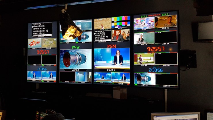 Zuzana Smatanová ako moderátorka Novín o 12