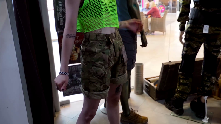 Nákupné maniačky - téma: Trenčkot - Terézia