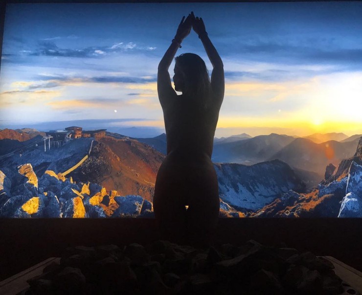 Erika Barkolová si užíva leto v saune a naostro