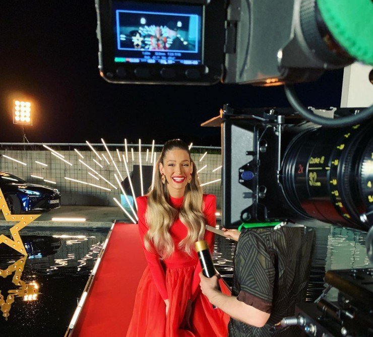 Jasmina Alagič v upútavke na 9. sériu šou Česko Slovensko má talent