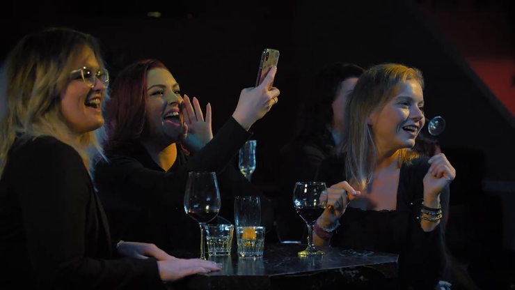 Alexander Bárta ako striptér