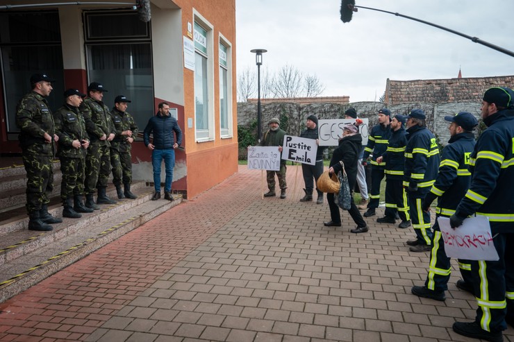 Protest v seriáli Hranica