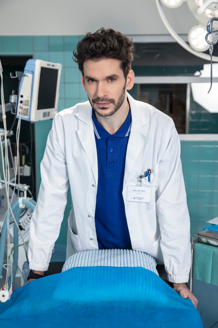 Noel Czuczor - MUDr. Noel Mach 