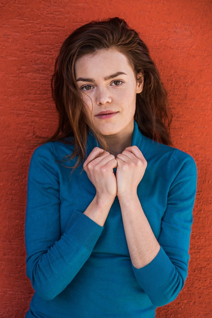 Mary Bartalos počas nakrúcania Trhliny