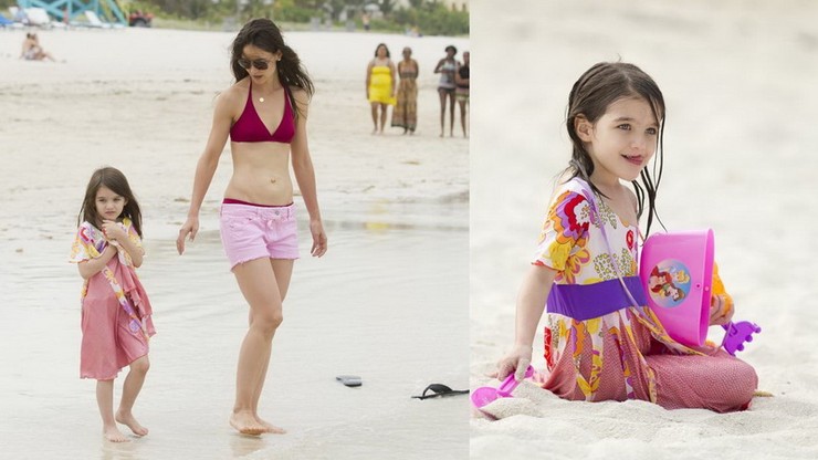 Katie Holmes a dcéra Suri Cruise na pláži v Miami