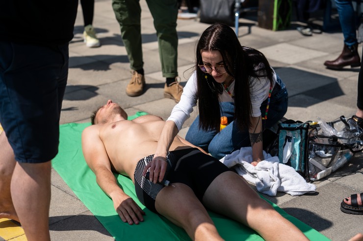 Einstein - nakrúcanie scény na kúpalisku